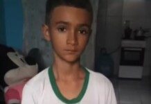 Na foto a criança que foi morta pelo adolescente em Pernanbuco