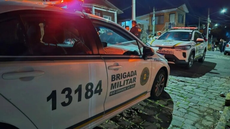 Viatura da BM na ocorrência do adolescente morto