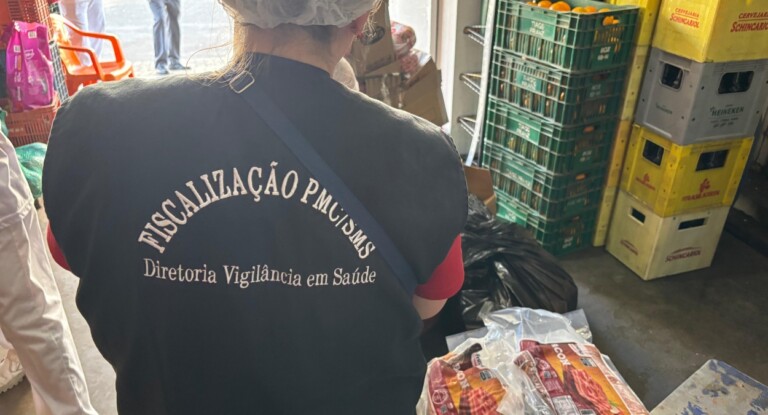 Fiscalização apreende 240kg de alimentos impróprios em supermercado de Canoas