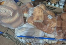 Fiscalização apreende meia tonelada de alimentos vencidos e com fezes de ratos em supermercados