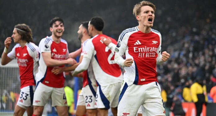 foto mostra o time do arsenal