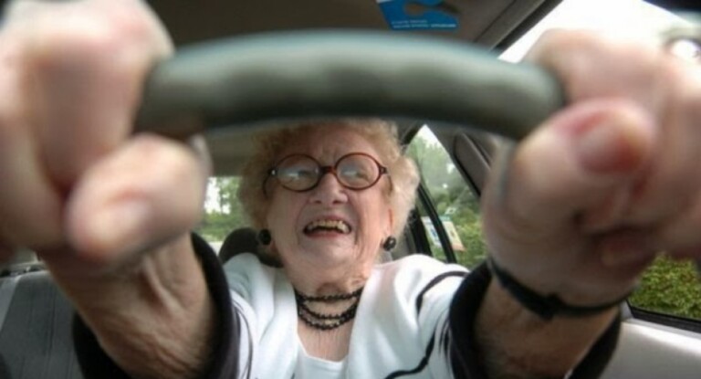 Brecha na lei permite isenção total de IPVA para idosos, entenda