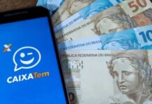 Foto mostra aplicativo do caixa tem