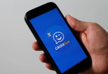 Caixa Tem app em um celular