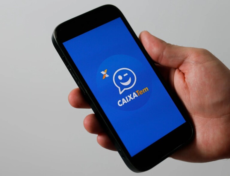 Caixa Tem app em um celular