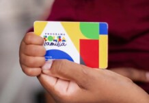 na foto, cartão do bolsa família para calendário de agosto de 2025