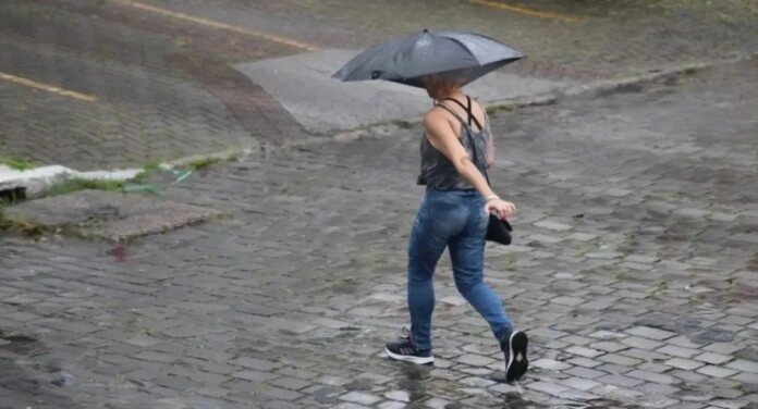 foto mostra chuva no rio grande do sul