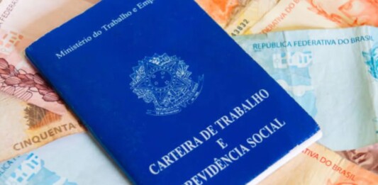 Você sabia disso? Férias podem ser divididas no Brasil e muita gente ainda não entende como funciona, diz legislação Férias fracionadas podem ser divididas em até três períodos no Brasil, conforme a CLT