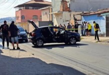 Na foto, o carro que esteve na ocorrência da esposa que atropelou e matou marido