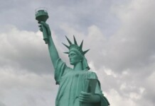 Estátua da liberdade da loja Havan