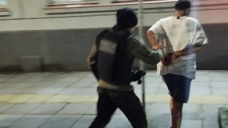 Na foto, o filho que foi preso por matar a mãe em Porto Alegre