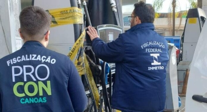 na foto, fiscalização Canoas