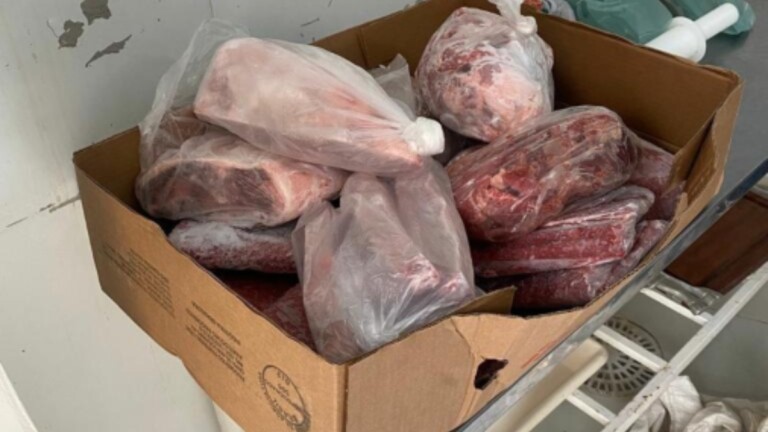 Na foto, os alimentos apreendidos em fiscalização em Porto Alegre