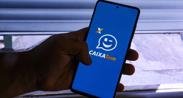 App do Caixa Tem aberto em um celular
