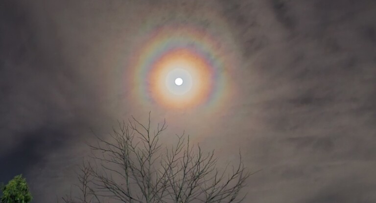 na foto, Halo Lunar Canoas