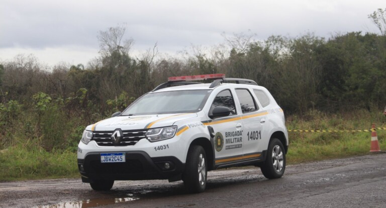 na foto, homem Canoas