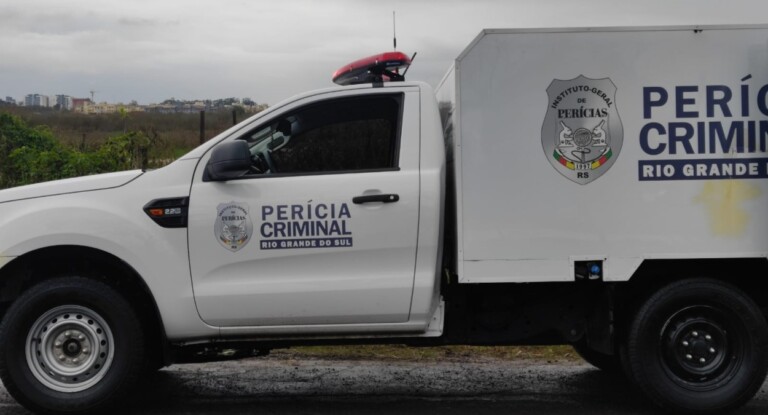 na foto, homem Canoas