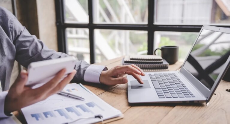 foto de uma pessoa abrindo seu mei