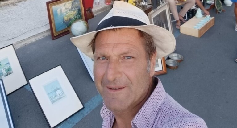 Músico morre após comer sanduíche de linguiça e brócolis