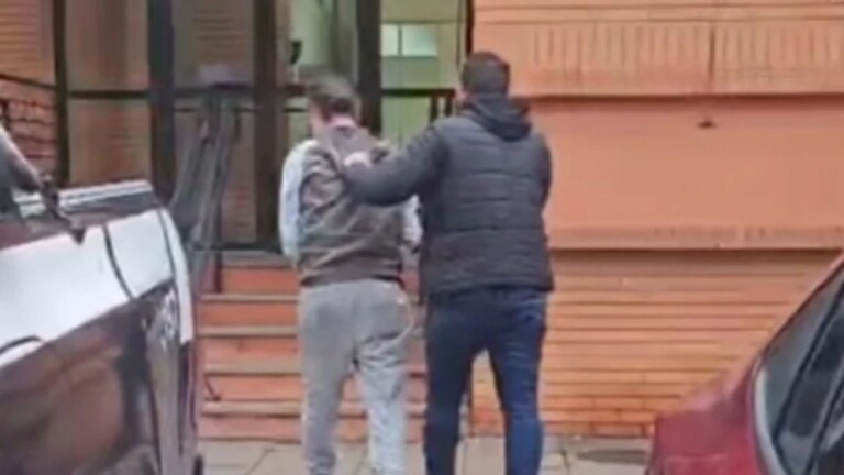 Na foto, o pai que foi preso após tentar atropelar filha