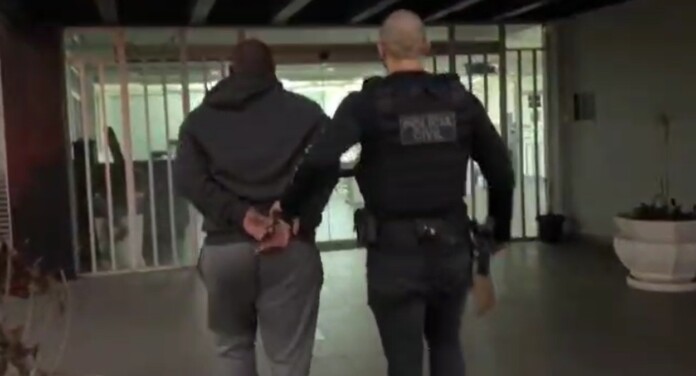 foto de uma das prisões realizadas pela polícia civil em canoas