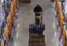 Policial é afastado por suspeita de tentar furtar hidratante em supermercado da região