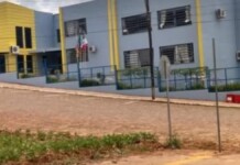 Foto, da escola onde ocorreu as agressões a professora