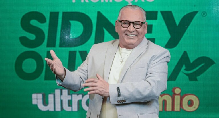 Foto mostra sidney oliveira, empresário dono da ultrafarma