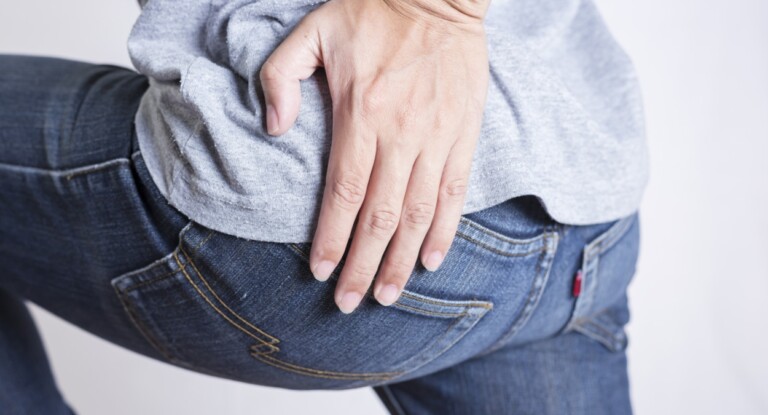 foto de alguém com a síndrome da bunda morta