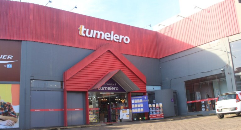 na foto, loja da tumelero em Canoas
