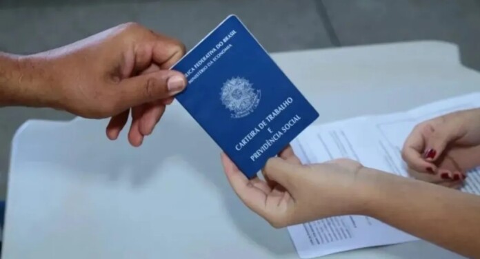 foto ilustra vagas de emprego em canoas
