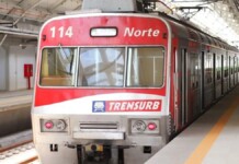 Trem da Trensurb na plataforma