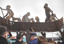 Canoas inaugura monumento em homenagem aos voluntários da enchente de 2024