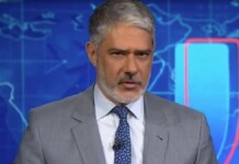 William Bonner na bancada do Jornal Nacional