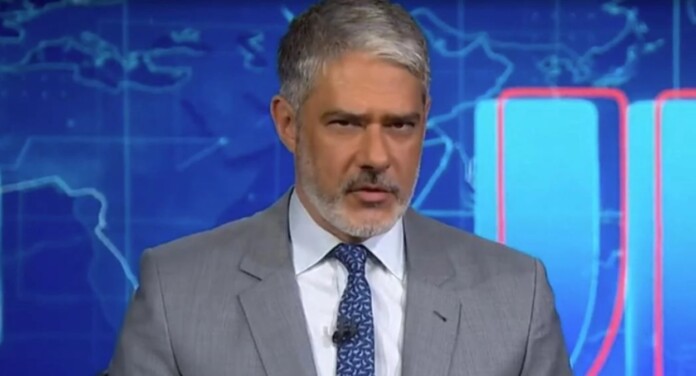 William Bonner na bancada do Jornal Nacional