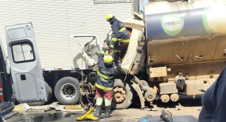 foto do acidente na BR-386 em pouso novo