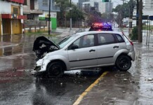 na foto, acidente de trânsito em Canoas