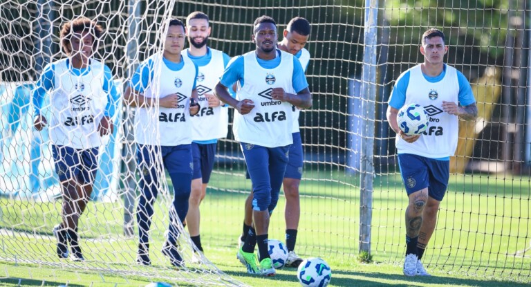 foto do treino do grêmio antes de jogar hoje contra o botafogo; saiba como assistir ao jogo