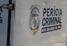 foto ilustra o caso macabro onde parte de um corpo foi encontrado dentro de uma mala na rodoviária de porto alegre