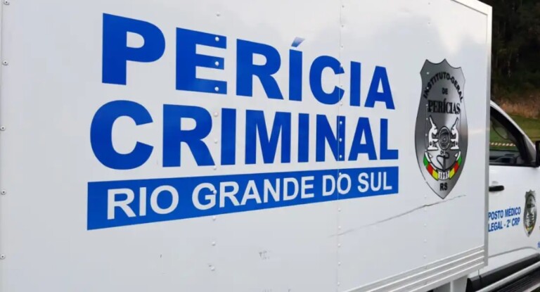 imagem de caminhão do instituto geral de perícias ilustra o caso do corpo encontrado dentro de um poço em fontoura xavier