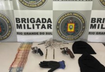 Na foto, o material apreendido pela brigada militar
