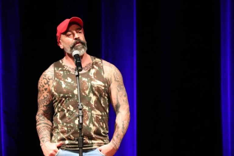 O humorista Cris Pereira