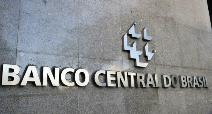 Dinheiro esquecido: veja como consultar CPF e descobrir valores no Banco Central