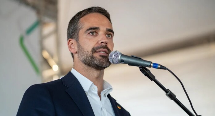 O governador Eduardo Leite