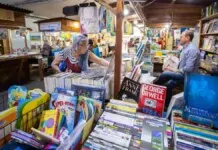 Foto de uma edição da feira do livro de canoas