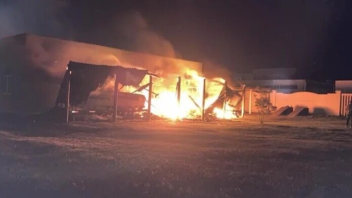 O incêndio que atingiu o depóstio da brigada militar