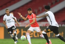 na foto, jogo entre inter e corithians