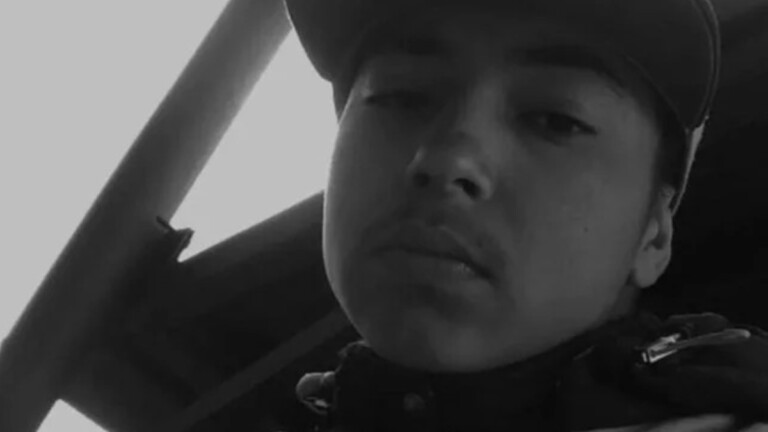 Na foto, o jovem que foi morto a tiros em Garibaldi