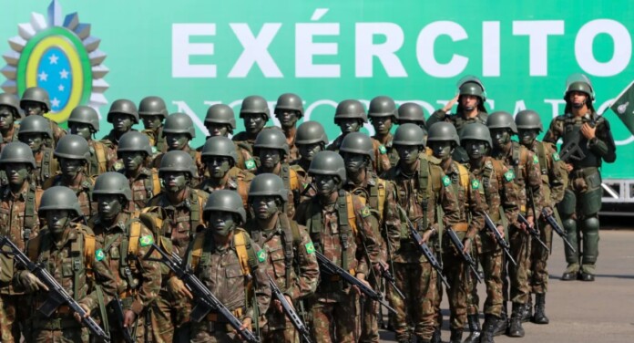 Julgamento de Bolsonaro: Exército determina “tolerância zero” perto de quartéis