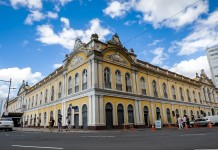 na foto, mercado público de Porto Alegre